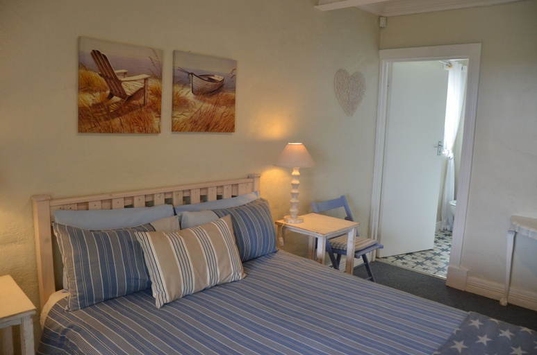 Bedroom, Hermanus Beach Cottage 1, Overberg