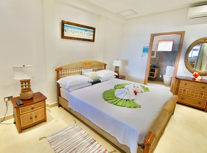 Bedroom, Sea Splash & La Petite Maison