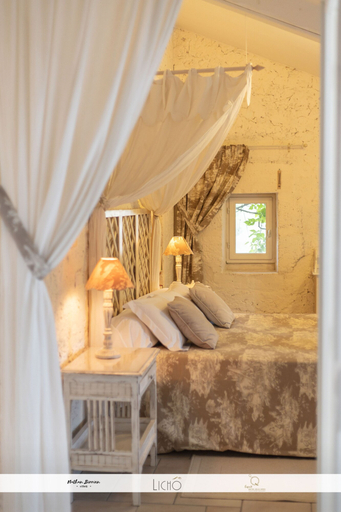Bedroom 5, La Grange de Bellefontaine, Gironde