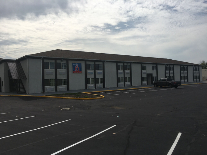 Exterior & Views 2, Studio 6 Indianapolis, IN, Marion