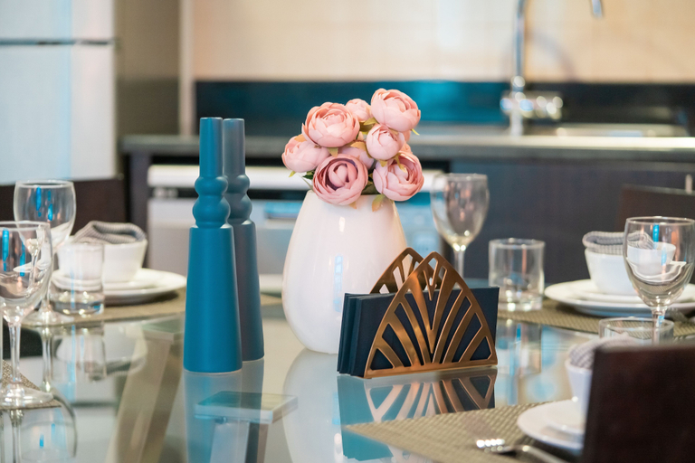 Food & Drinks, HiGuests - Laguna Tower, Dubai