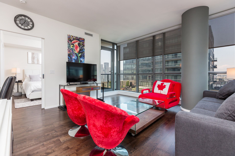 Others 3, Applewood Suites - 2 BDRM King & Spadina, Toronto