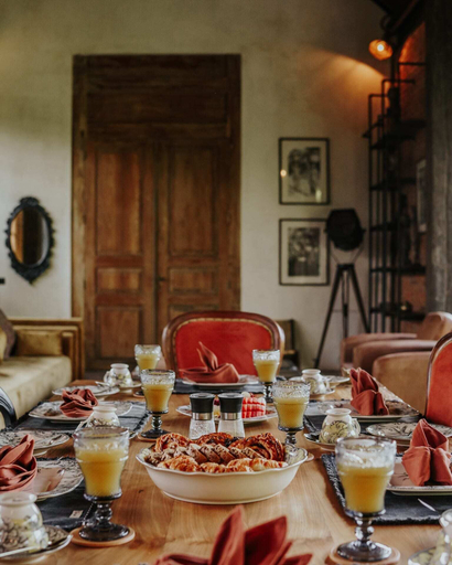 Food & Drinks 4, Exceptional 9BR Incredible Jungle View, River Access, Gianyar