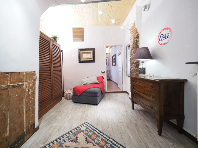 Living area 2, Caratteristica Dimora Della Galera, Genova
