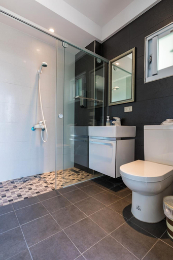 Bathroom 5, Jia Xiang Lin Guan Hai Homestay 2, Penghu