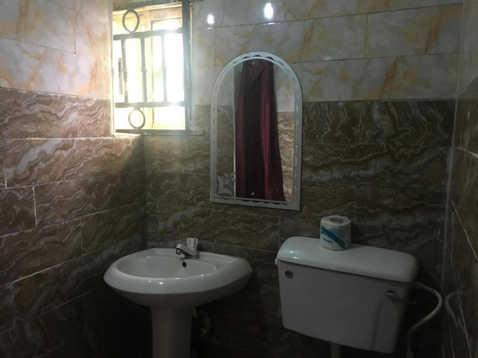 Bathroom 3, Hardrock Hotel and Suites Ltd, Oshodi/Isolo