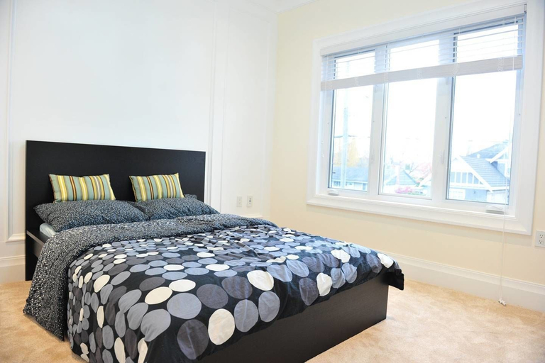 Bedroom 2, Brand New Luxury House, Greater Vancouver