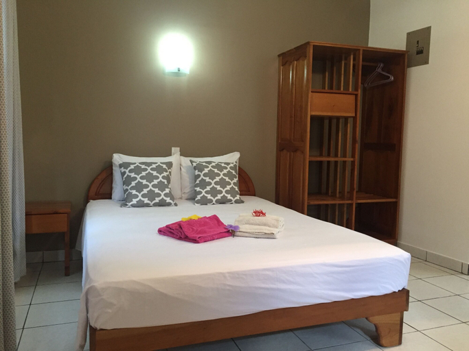 Bedroom 2, La Perlita, Garabito