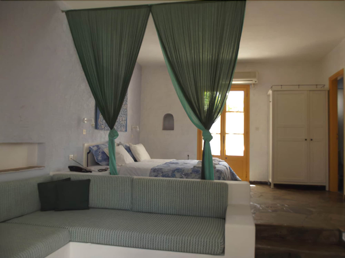 Bedroom 2, Hotel Nefeli, South Aegean