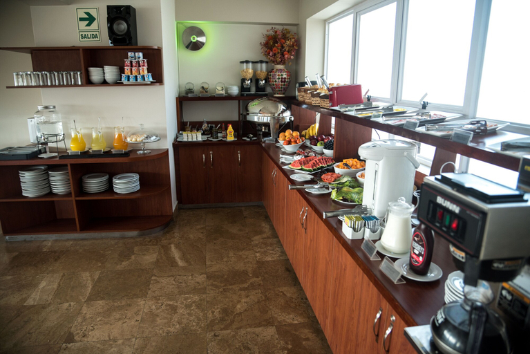 Food & Drinks 4, Andesmar, Lima