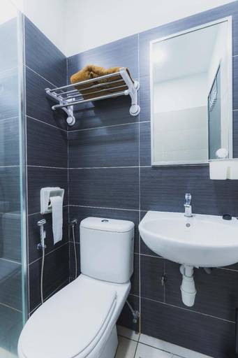 Bathroom, Free WiFi 3BR Jusco Aeon Ikea Waterpark Tesco, Johor Bahru