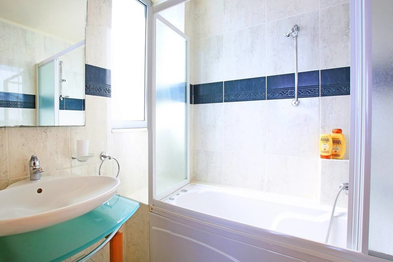 Bathroom 3, Seafront home 4' walk to private beach, Crete
