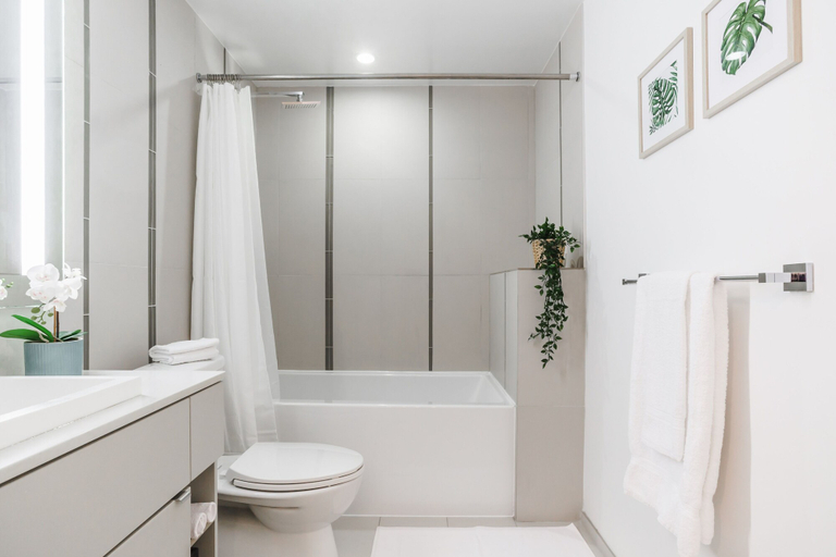Bathroom 4, Sarkar Suites - Peter Street, Toronto