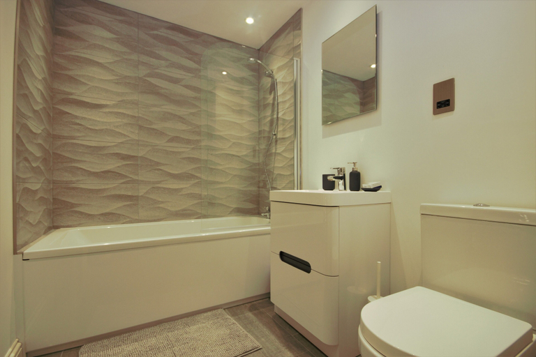 Bathroom 4, HU1 City Centre Hub, Kingston upon Hull