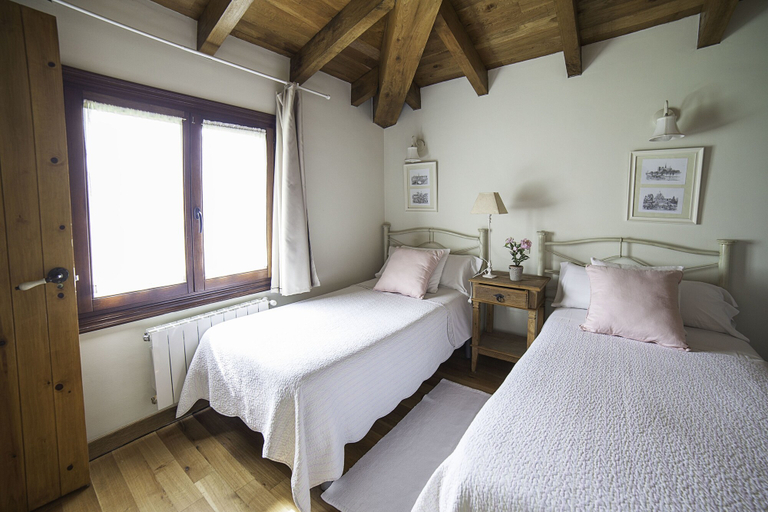 Bedroom 2, Casa Rural Andrin La Torre 4., Asturias