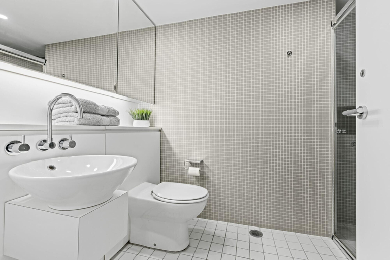 Bathroom, Luxury CBD Apartment with Darling Harbour Views, Sydney