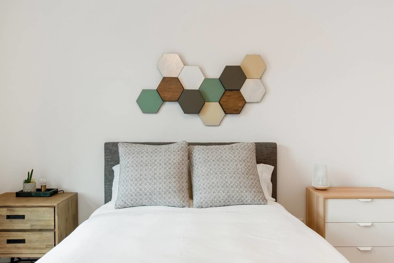 Bedroom 3, Hip, Stylish Apartment in Little Italy, Montréal