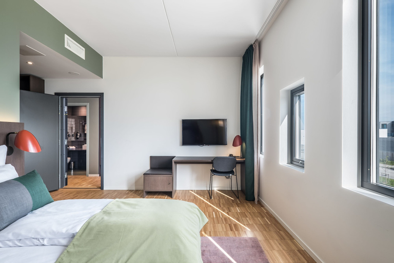 Bedroom 3, Quality Hotel Pond, Sola