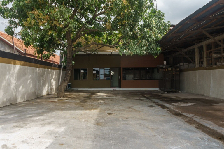 Exterior & Views 2, RedDoorz near Cikampek Mall Karawang, Karawang