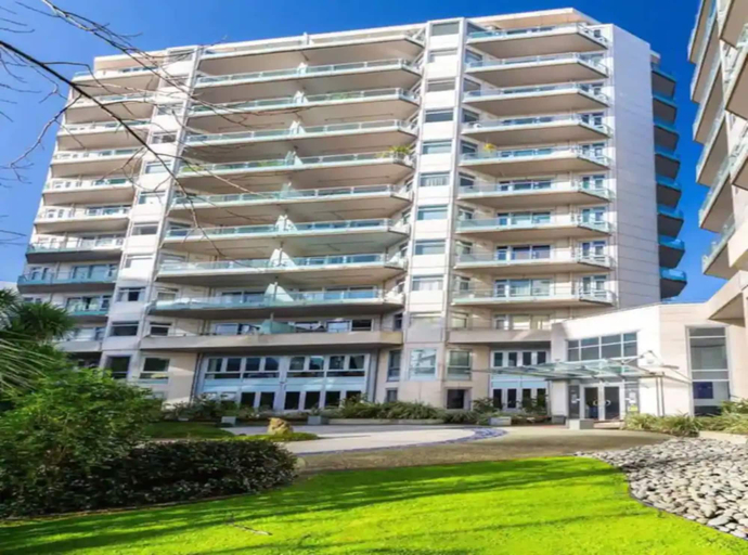 Exterior & Views, Spacious Home with Balcony+Parking Zodiak Stays, Waitakere