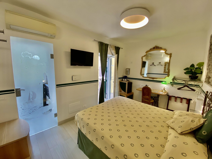 Bedroom 16