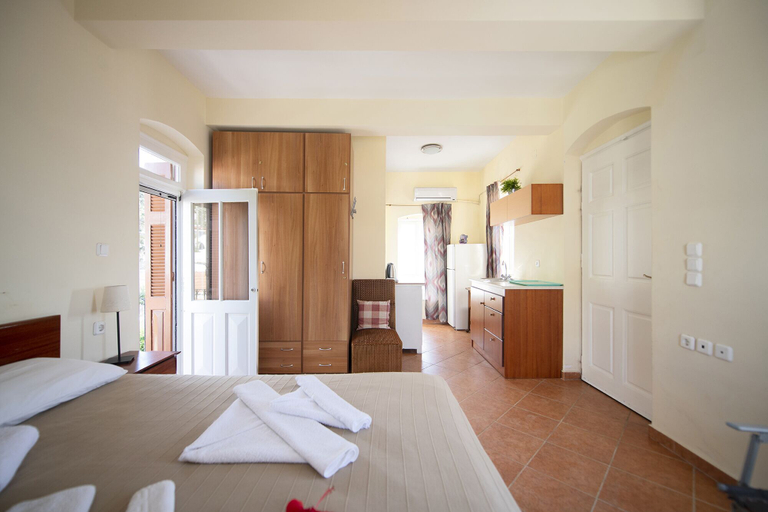 Bedroom 3, Princess in Romance, South Aegean