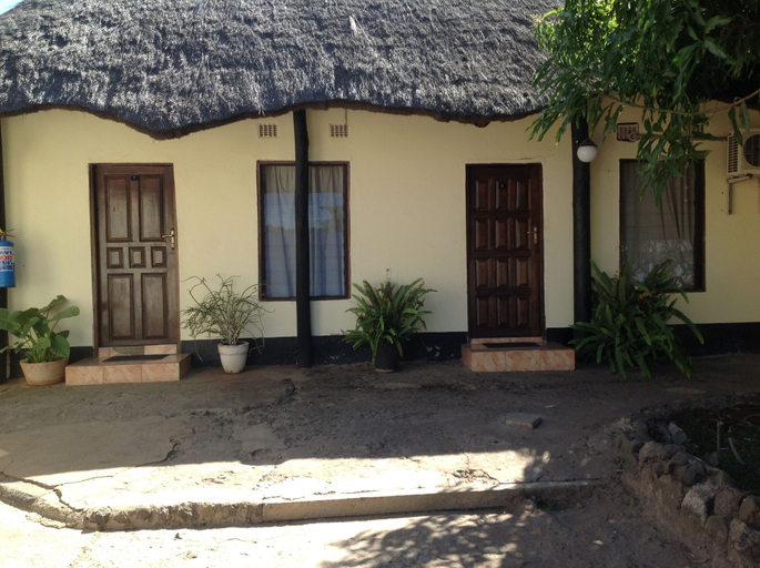 Exterior & Views, Twana Classic Lodge, Choma