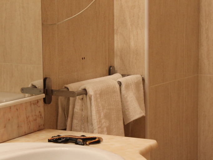 Bathroom 4, Suitur beach apartment with pool, Tarragona