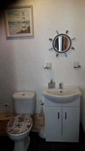 Bathroom 4, The Anchorage, Anglesey