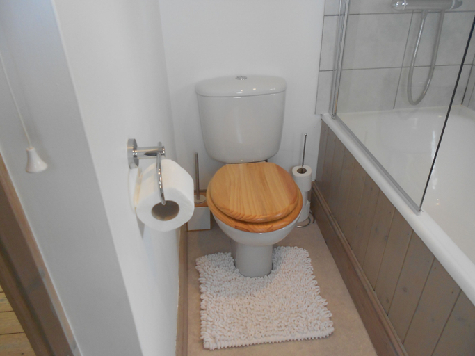 Bathroom 3, Villa Farm Cottage, North Lincolnshire