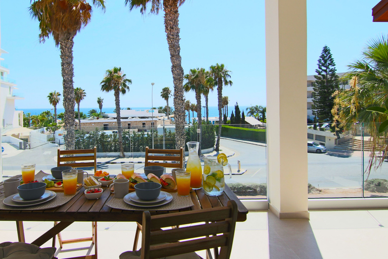 Food & Drinks, Phaedrus Living: Seaview Luxury Flat Limnaria 151
