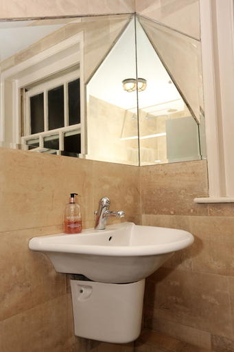 Bathroom 3, Stay Retro in Soho, London