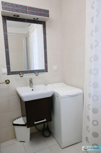 Bathroom 3, Warsaw Concierge Saxon Apartment, Warsaw