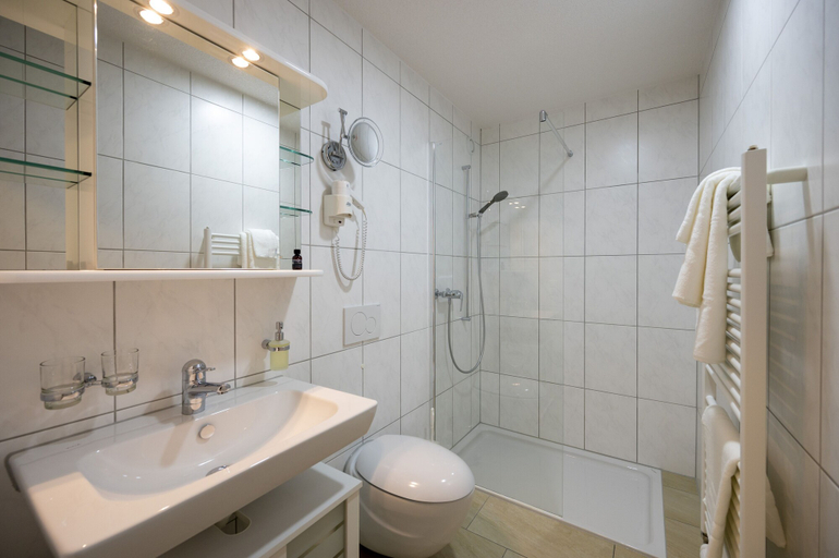 Bathroom 4, Hotel Ochsen, Aarberg