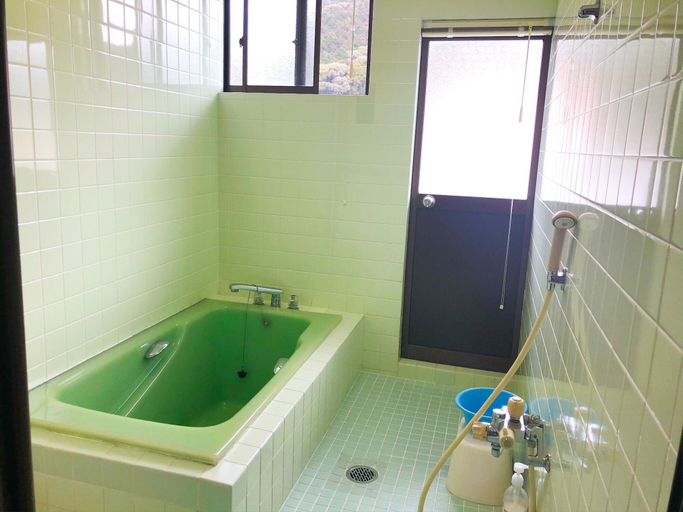 Bathroom 4, Uwa Park Hotel, Seiyo