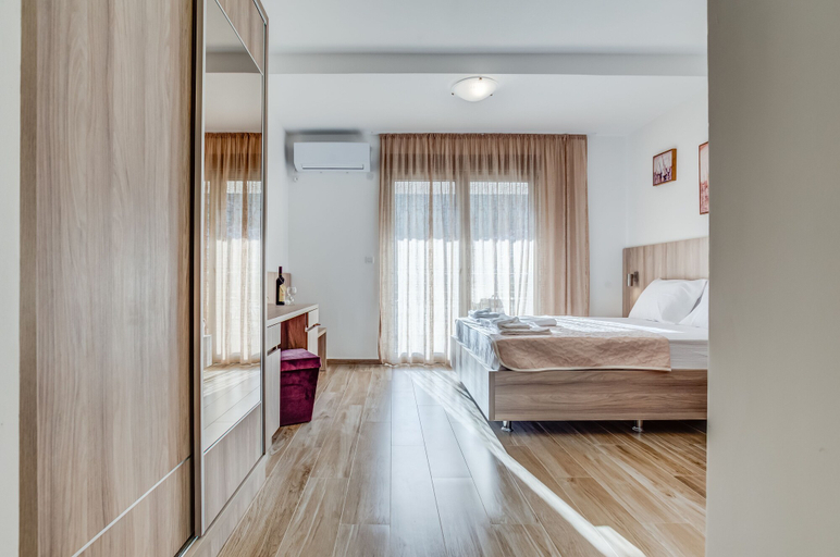 Bedroom 2, Adriatik Budva apartments