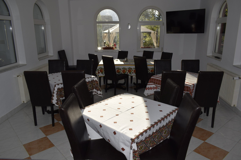 Food & Drinks 5, Pensiunea Nicolas, Sinaia