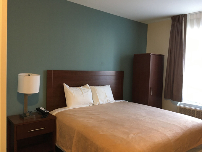 Bedroom 2, Magna Hotel, New York