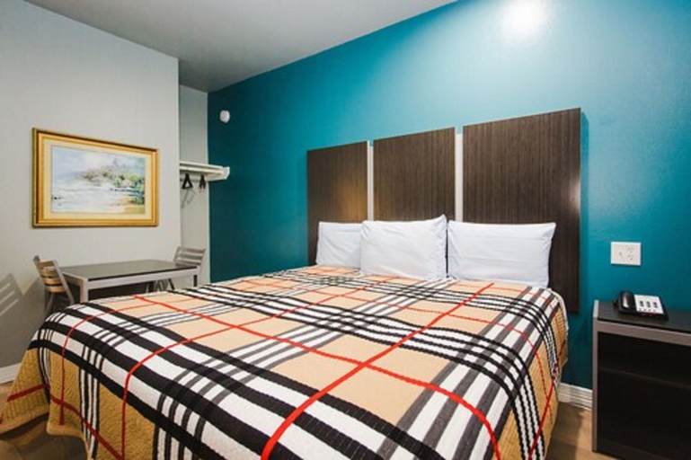 Bedroom 3, Econo Lodge Inn & Suites Channelview - Houston East, Houston