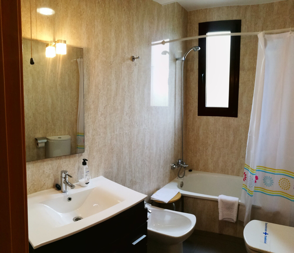 Bathroom 4, Aparthotel El Faro, Valencia