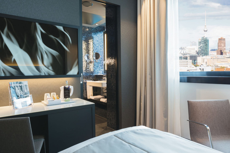 Bedroom 2, Hotel Riu Plaza Berlin, Berlin