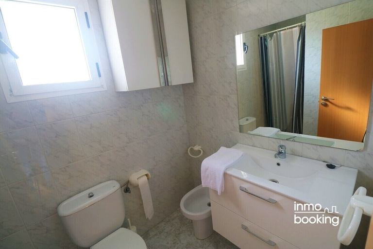 Bathroom 3, La Perla de Sant Carles- Inmobooking, Tarragona