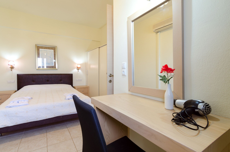 Bedroom 5, Eleonora Anissaras, Crete