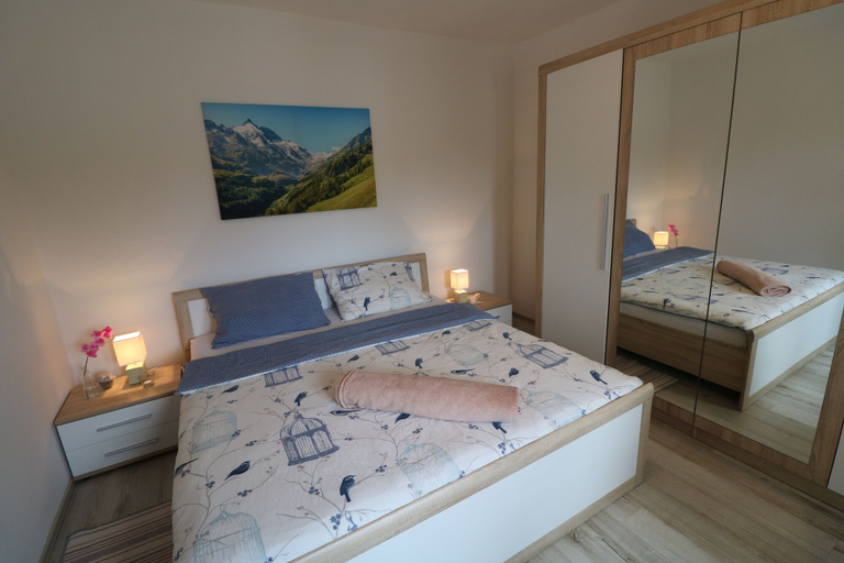 Bedroom 3, Stunning Apartment for 7 Close to Several Beaches, Nin