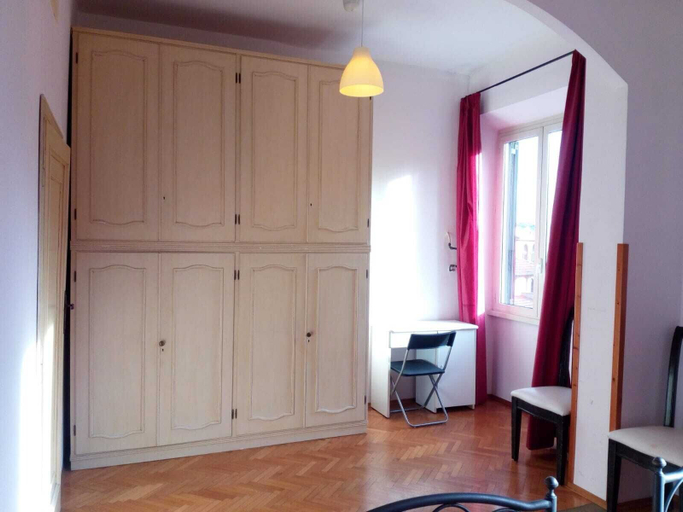 Others 3, Large Vatican Apartment with 3 bedroom, Roma