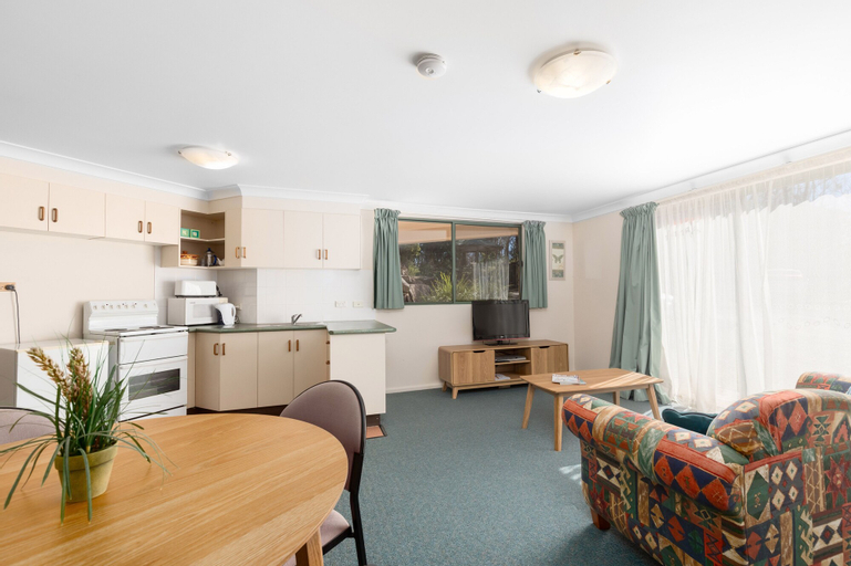 Others, Yaraandoo Apartment, Armidale Dumaresq Bal