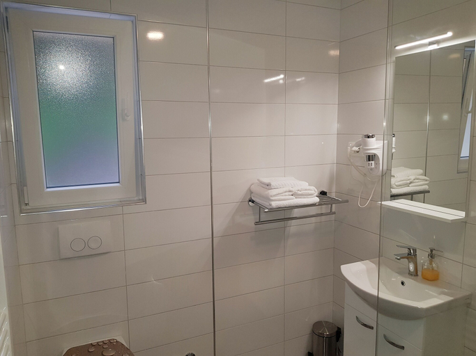 Bathroom 3, House Delic, Plitvička Jezera