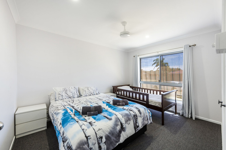 Bedroom 2, Family Tides, Clarence Valley- Coast
