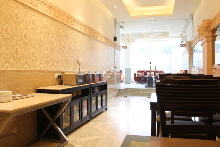 Food & Drinks 4, Royal Residence Iffco Chowk, Gurgaon