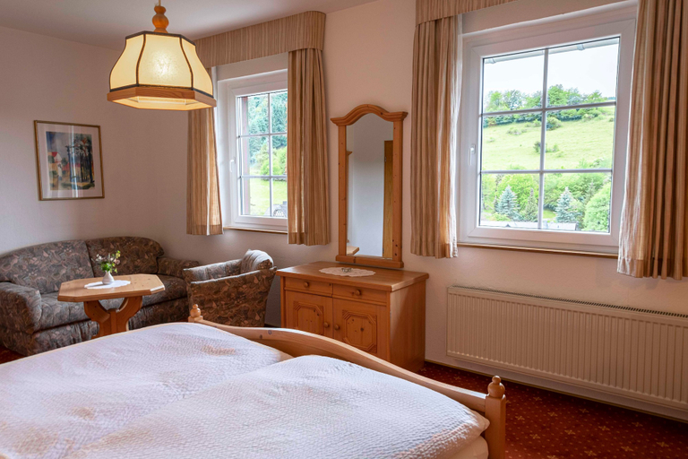 Bedroom 4, B&B Sauerland TCF, Waldeck-Frankenberg